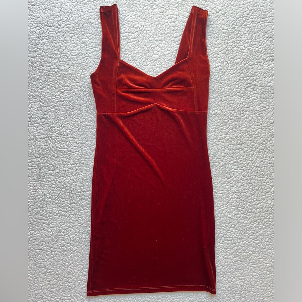 Red velvet sleeveless mini dress